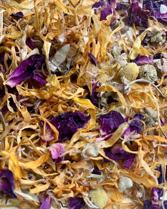 FlowerHerbivore/Omnivore Forage 30g - Marigold, Chamomile & Rose Petals